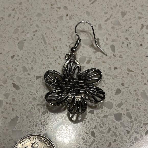 Faux Turquoise Floral Earrings & Necklace Set in vintage bohemian style - Picture 9 of 13